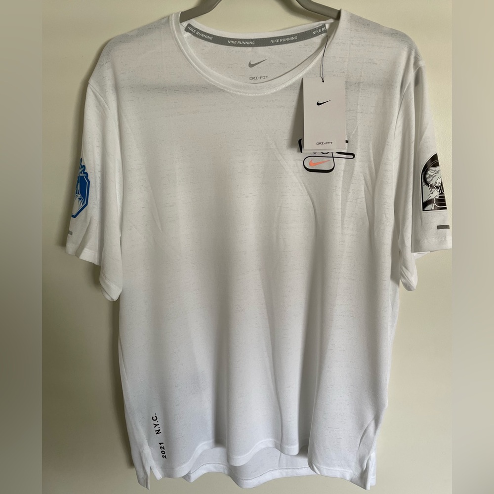Nike Dri-FIT Miler NYC Size M Short Sleeve Running Top Shirt DN7509-100 NWT